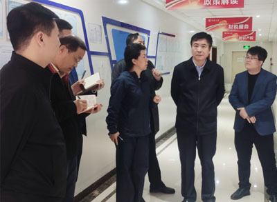 太原市(shì)委常委、統戰部部長(cháng)薛東(dōng)曉一(yī)行(xíng)市(shì)場(chǎng)星火(huǒ)創新基地(dì)建設情況